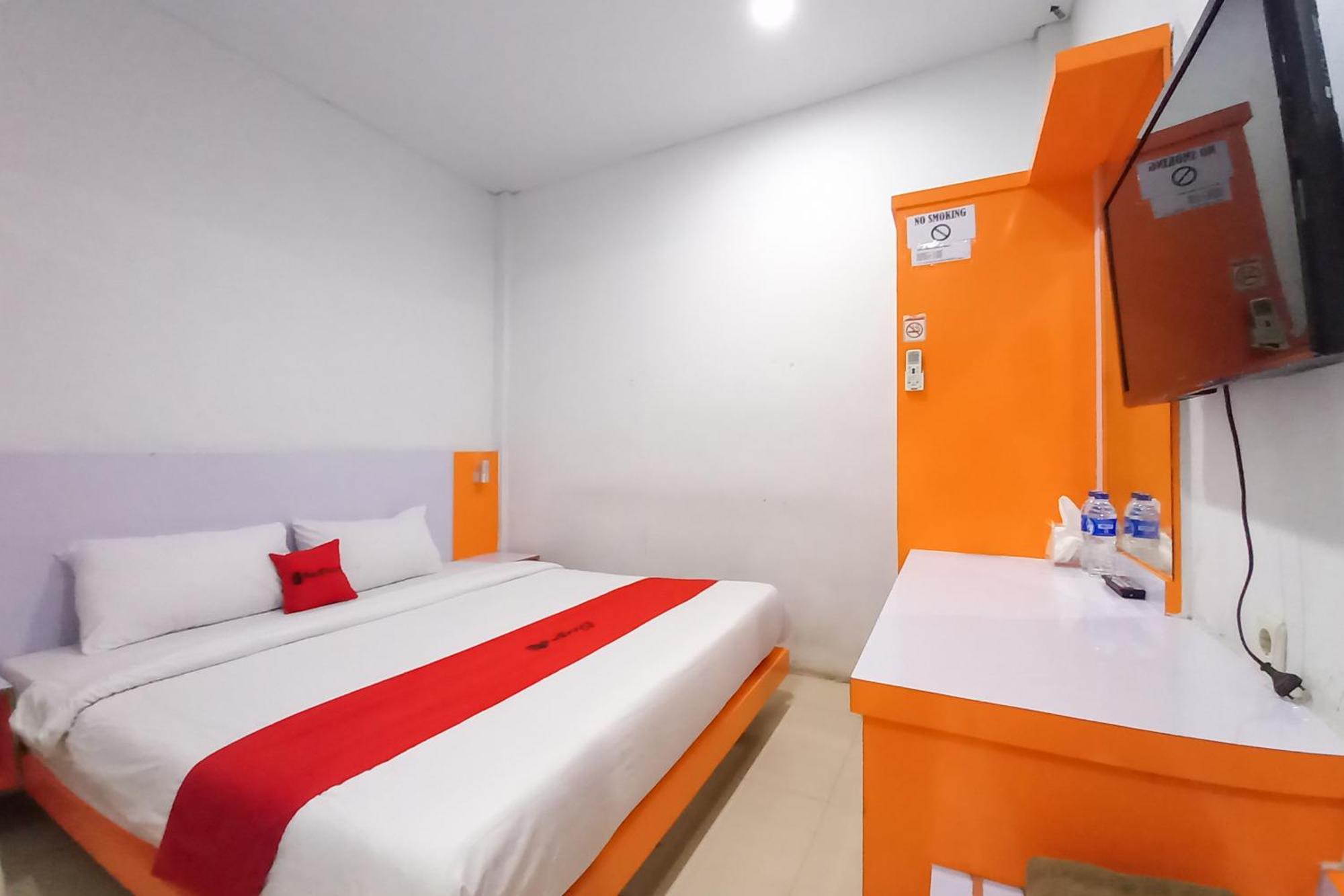 Reddoorz Premium At Hotel T-One Jambi Tanjungjohor Exterior photo