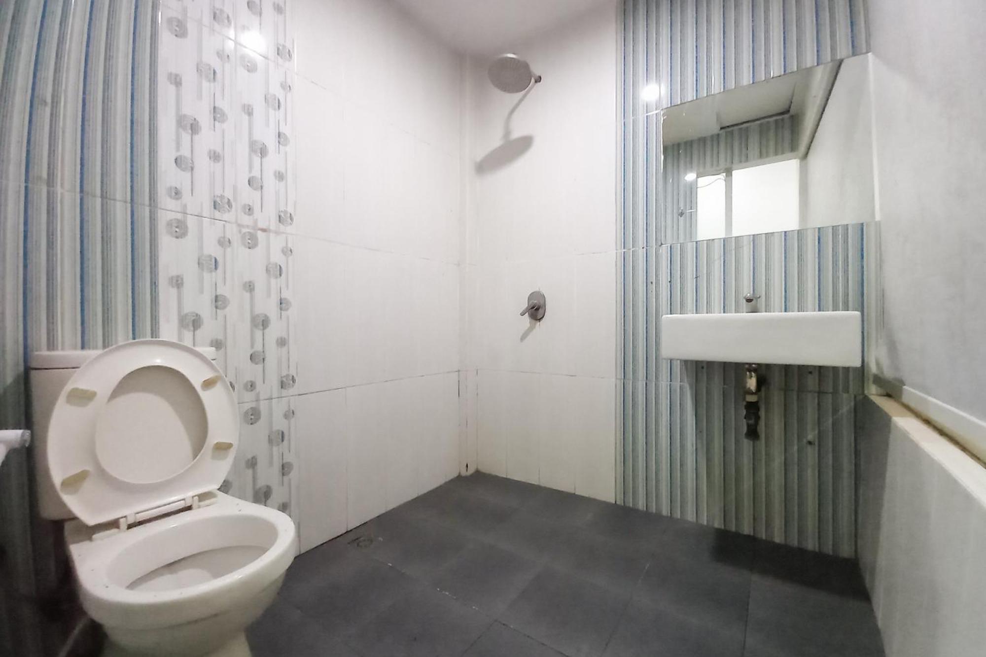 Reddoorz Premium At Hotel T-One Jambi Tanjungjohor Exterior photo