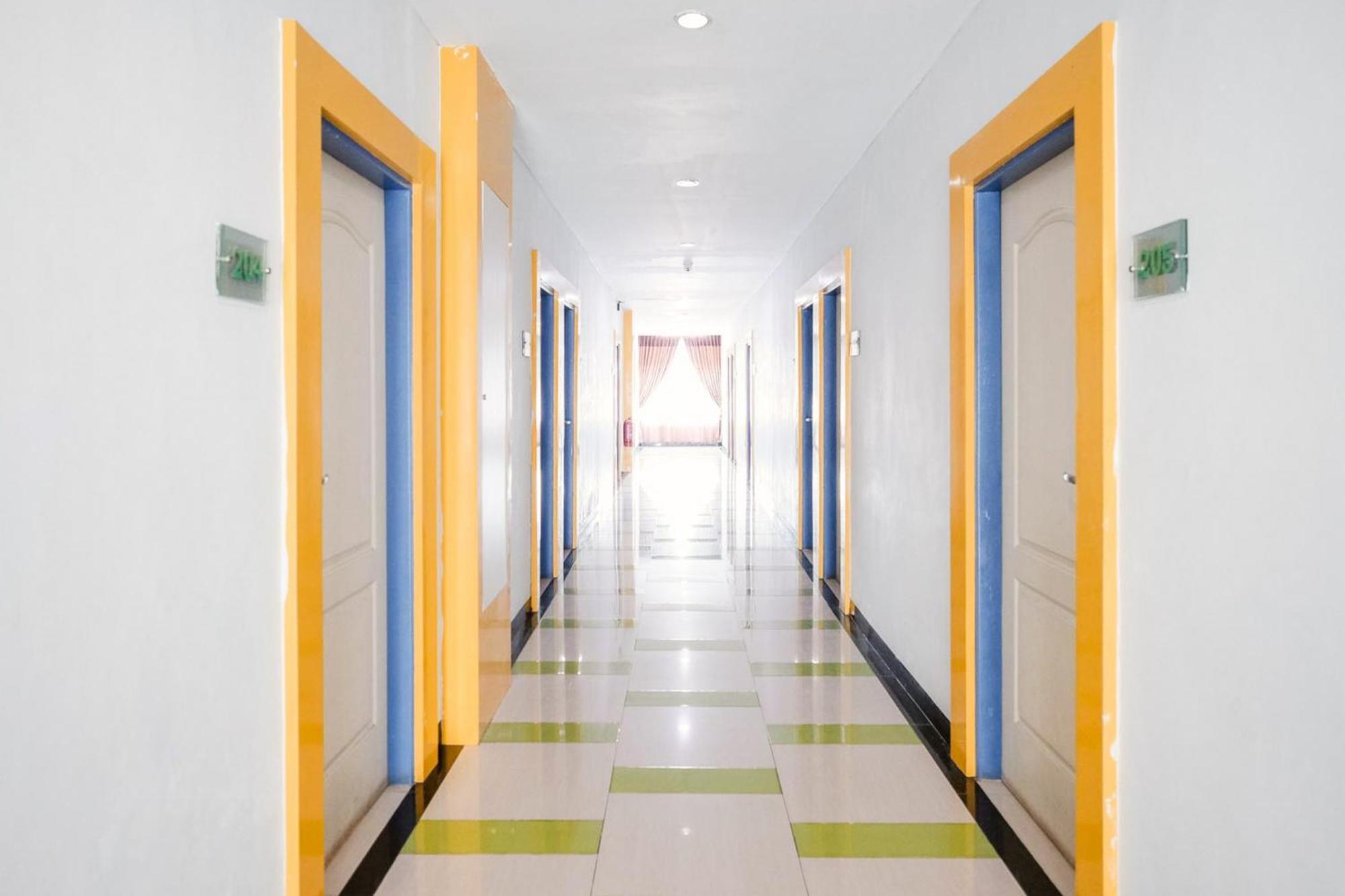 Reddoorz Premium At Hotel T-One Jambi Tanjungjohor Exterior photo