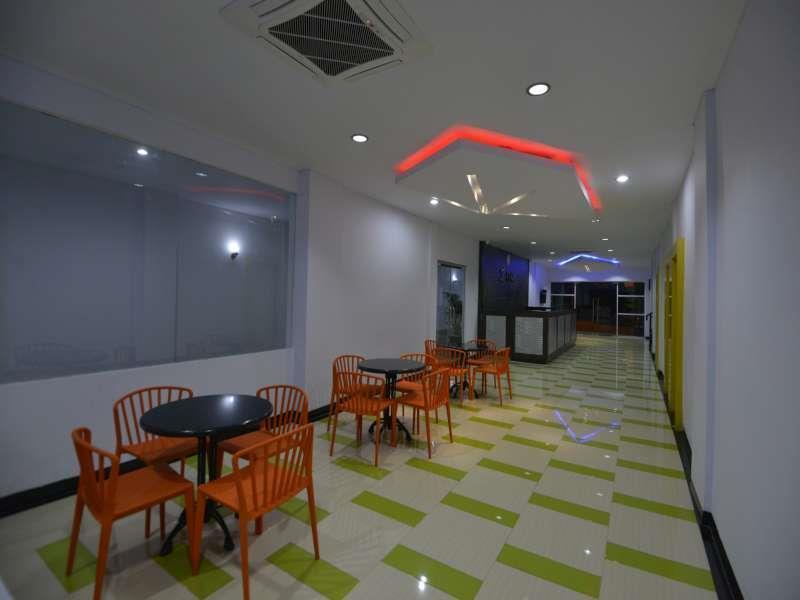 Reddoorz Premium At Hotel T-One Jambi Tanjungjohor Exterior photo