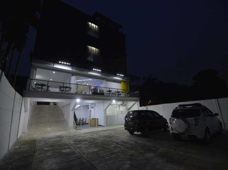 Reddoorz Premium At Hotel T-One Jambi Tanjungjohor Exterior photo